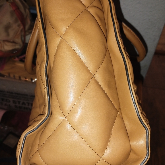 Tote - Picture 5 of 7